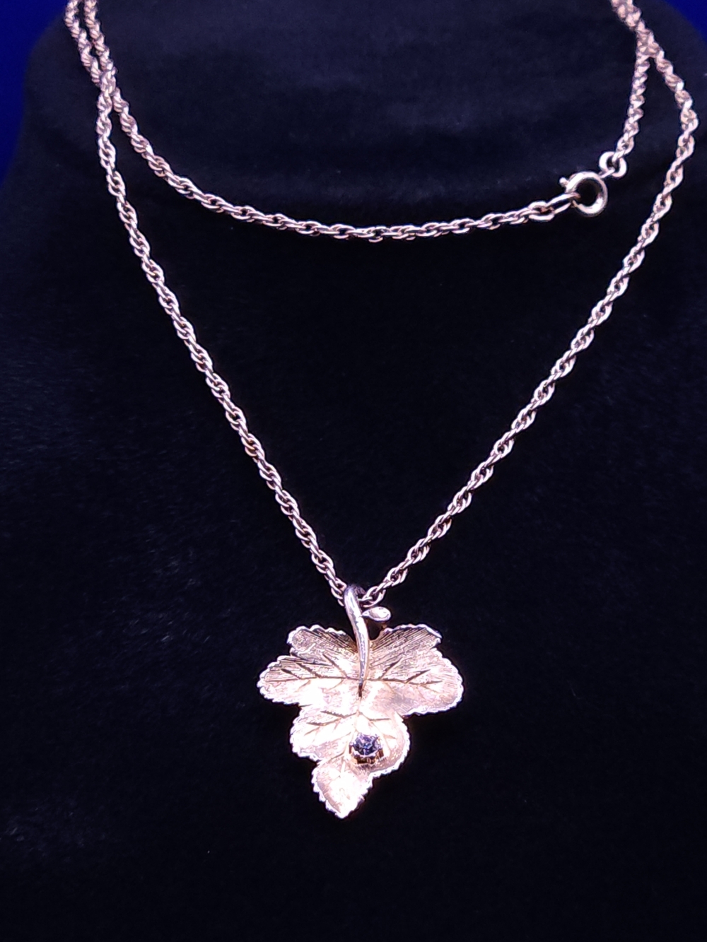 Vintage Avon Radiant Leaf Pendant Choker with Clear Crystal on Gold Tone Chain